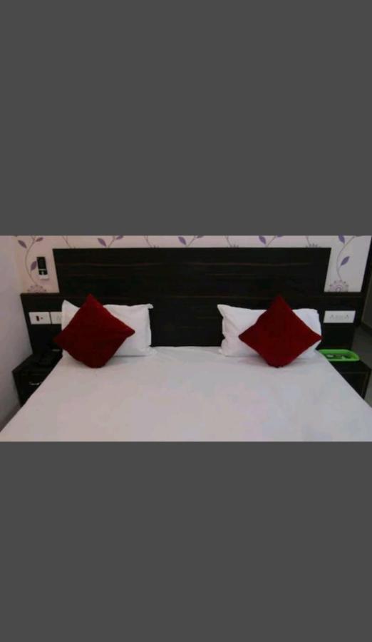 Hotel The Banarasi Kothi Waranasi Zewnętrze zdjęcie